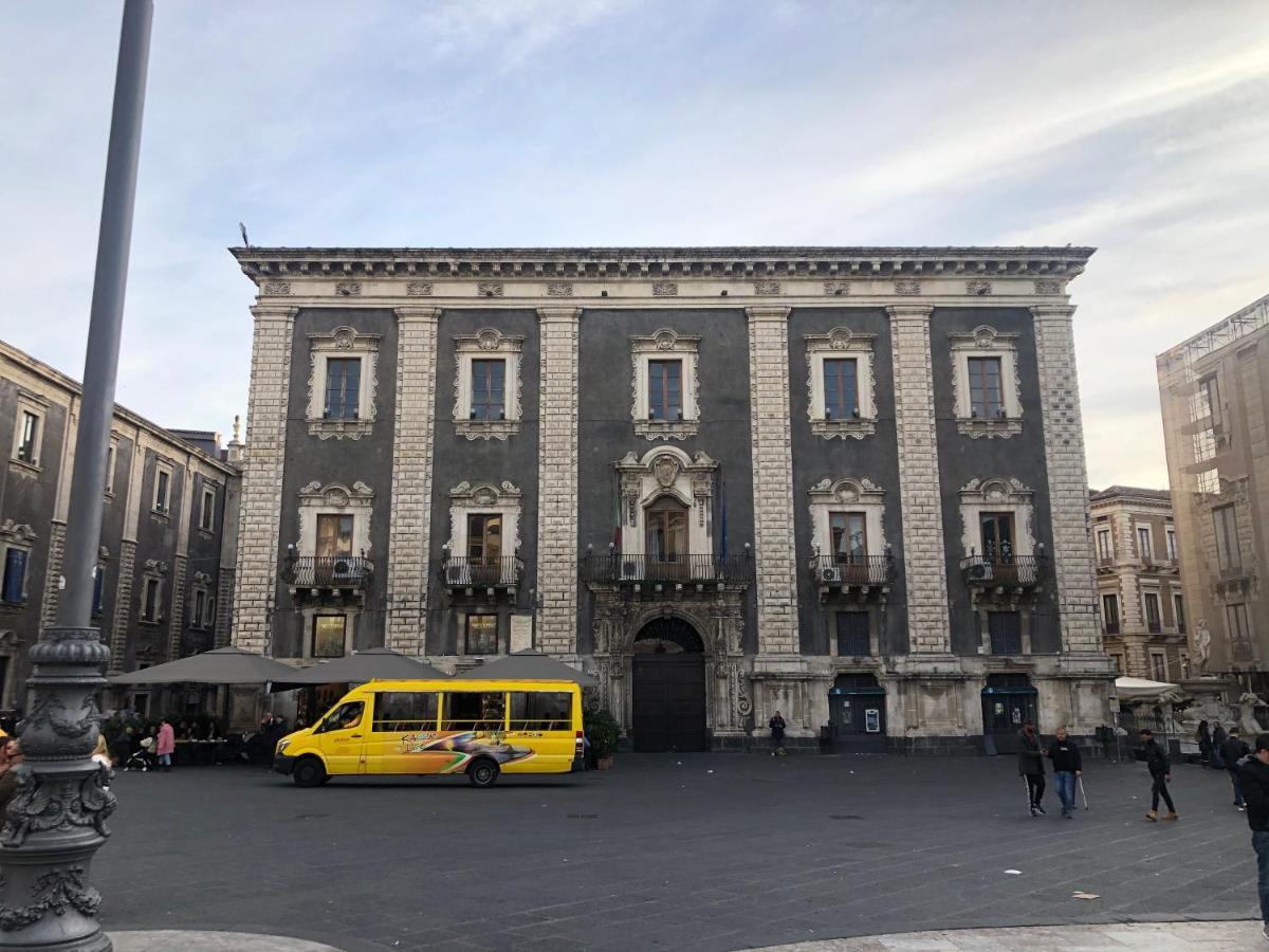 Sicily Wonderful Piazza Universita' Villa Catania Exterior photo